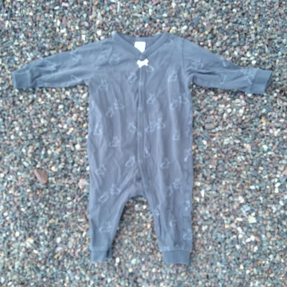H&M Long Sleeved Romper with Bunny Fabric, Size 2-4 Months